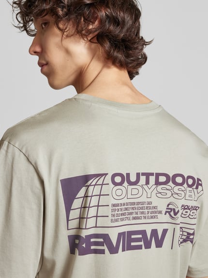 REVIEW T-Shirt mit Label-Print Hellgrau 3