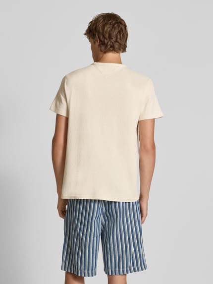 Tommy Jeans Slim Fit T-Shirt mit Strukturmuster Sand 5