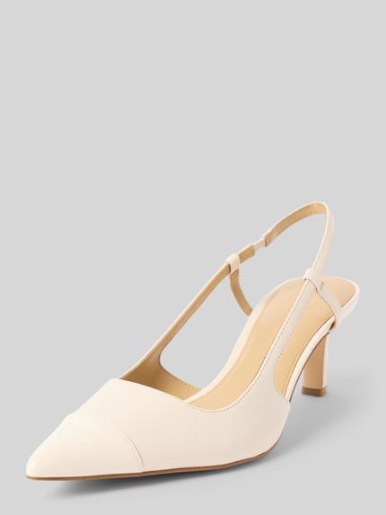 Produktfoto, Pumps aus echtem Leder Modell 'Alora' von MICHAEL Michael Kors in Beige mit spitzer Passform, offener Ferse, glatter Sohle, 8 cm Absatzhöhe, Schaftweite 6 cm, schlichte Linien und glatte Textur.
