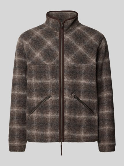 Produktfoto, Jacke mit Stehkragen und Zweiwege-Reißverschluss Modell 'Eik' von Wood Wood aus Woll-Mix im karierten Allover-Look in Braun- und Beigetönen, sichtbare Reißverschlusstaschen und strukturierte Oberfläche