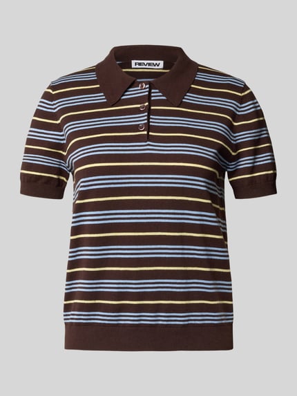 Produktfoto, Regular Fit Polo-Strickshirt mit Streifenmuster von REVIEW aus reiner Baumwolle, braun mit blauen, weißen und gelben Streifen, Knopfleiste, Strickstruktur, Rückenlänge bei Größe S 52 cm.