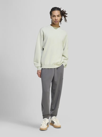 adidas Sportswear Regular Fit Sweathose mit Baumwoll-Anteil Anthrazit 1