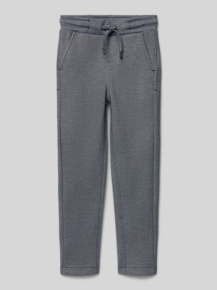 Produktfoto, Straight Fit Sweatpants mit Strukturmuster von Blue Seven, grau, Baumwoll-Mix, elastischer Bund, seitliche Eingrifftaschen.