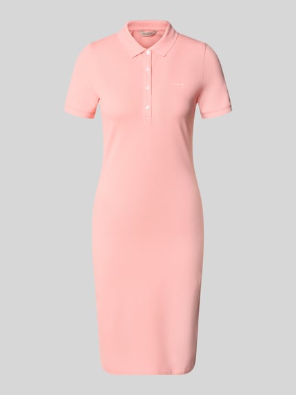 Produktfoto, Knielanges Polokleid mit Label-Stitching von Gant in zartem Rosa, Baumwoll-Elasthan-Mix, Gerader-Schnitt, Knopfleiste, Knielänge