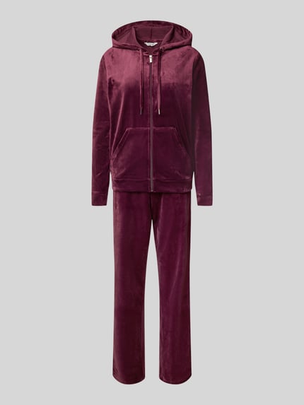 Produktfoto, bordeauxrotes Twinset mit Känguru-Tasche Modell 'MITZA SET' von b.young, Materialmix mit Stretch, regular fit, Jacke mit Kapuze und Kordelzug, Reißverschluss, Hose mit elastischem Bund und Kordelzug, samtartige Textur