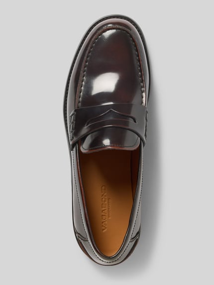 Productfoto, Loafer aus echtem rundleer Modell 'STEVEN' van Vagabond in glanzende lakleerlook met gestructureerde zool, blokhak, bruin en zwart, leren binnenzool