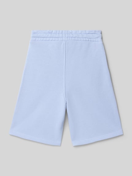 Produktfoto, Regular Fit Sweatshorts mit Tunnelzug von BOSS im unifarbenen hellblauen Design aus Baumwoll-Mix, elastischer Bund, Rückansicht