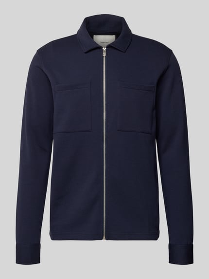 Produktfoto, Regular Fit Sweatjacke aus Baumwoll-Mix Modell 'JACKIE' von SELECTED HOMME w kolorze granatowym, gładka faktura, zapięcie na zamek, kołnierz koszulowy, długie rękawy z mankietami na zatrzaski, piqué, kieszenie na piersi