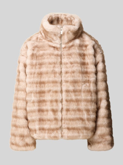 Produktfoto, Relaxed Fit Jacke aus Kunstfell mit Stehkragen von zero in Hellbeige, kuschelige Textur, Reißverschluss, strukturierte Oberfläche