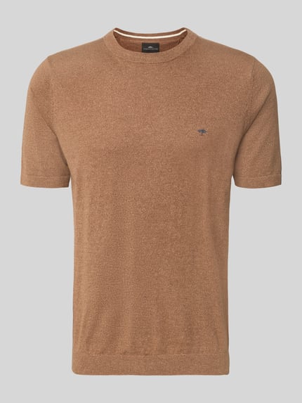 Produktfoto, Regular Fit T-Shirt mit Leinen-Anteil in Strick-Optik von Fynch-Hatton in Braun, Baumwoll-Mix, Logo-Stitching, elastische Abschlüsse, Rückenlänge 70 cm bei Größe M.