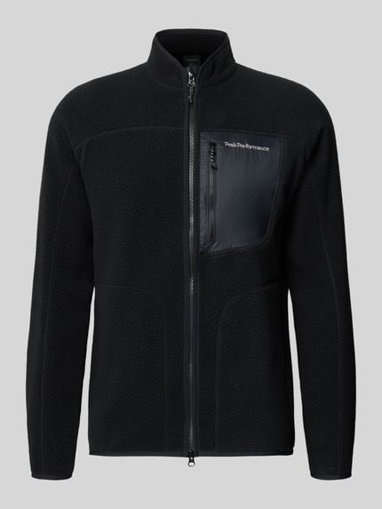 Produktfoto, kurtka z polaru z Futerko, krój slim fit, stójka, zamek błyskawiczny dwustronny, Wyhaftowane logo, Model 'NatureRush' od Peak Performance, Długość tyłu w rozmiarze M 70 cm, Długość rękawów w rozmiarze M 68 cm