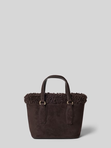 Produktfoto, braune Umhängetasche mit Teddyfell Modell 'Sandy Mini Tote' von BOSS, samtige Textur, Damen Umhängetasche von BOSS