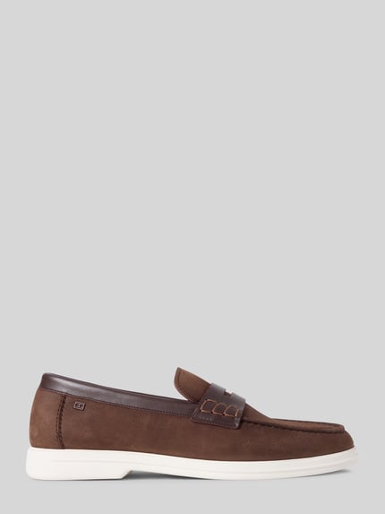 Produktfoto, Slipper aus echtem Leder von Tommy Hilfiger für Herren in Braun, Lederoptik, abgerundete Schuhspitze, flache Absatzform