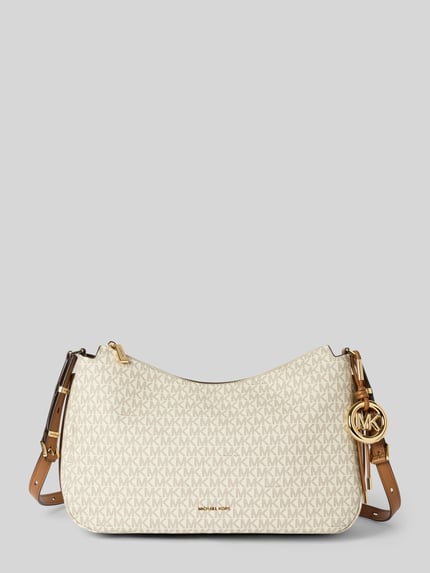 Produktfoto, Handtasche mit Logo-Muster Modell 'NOLITA' von MICHAEL Michael Kors in Weiß-Beige mit goldenen Details, Hauptfach mit Reißverschluss, strukturierte Oberfläche, Schulterriemen, Maße laut Kontext