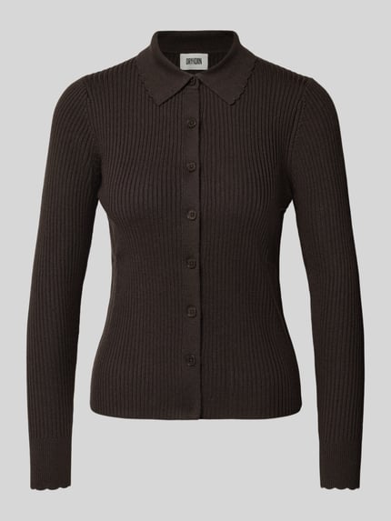 Produktfoto, Cardigan aus Lanawolle mit Polokragen Modell 'ARHANYA' von DRYKORN in Dunkelbraun, Ripp-Optik, Slim Fit, Knopfleiste