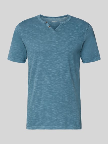 Productfoto, T-Shirt uit katoen model 'SPLIT' van Jack & Jones in recht fit, blauwe kleur, V-hals met knoopsluiting, maat M ruglengte 67 cm