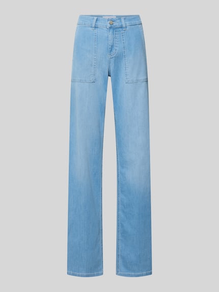 Produktfoto, Straight Fit Hose mit aufgesetzten Taschen Modell 'Liz Urban' von Angels aus elastischem Baumwoll-Mix in hellem Blau, sichtbare Gesäßtaschen, Knopf- und Reißverschluss, glatte Denim-Textur, Bundweite 37 cm, Innenbeinlänge 86 cm.