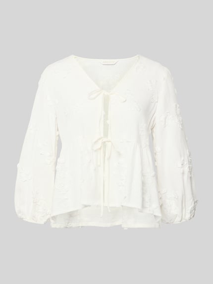 Produktfoto, Regular Fit Bluse aus Viskose-Leinen-Mix mit Schnürung von Apricot, krój regular fit, stitchings, dekolt V, długość tyłu 56 cm, długość rękawa 49 cm, biały kolor, delikatna tekstura tkaniny