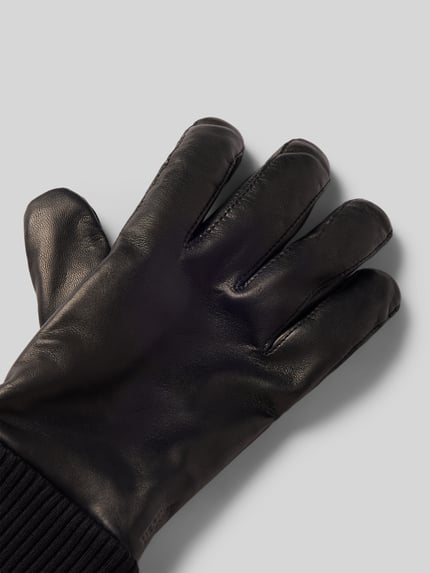 Productfoto, zwarte gladde handschoen van echt leer, elastische boord, Handschoenen uit puur leer model 'Fredrik' van Hestra