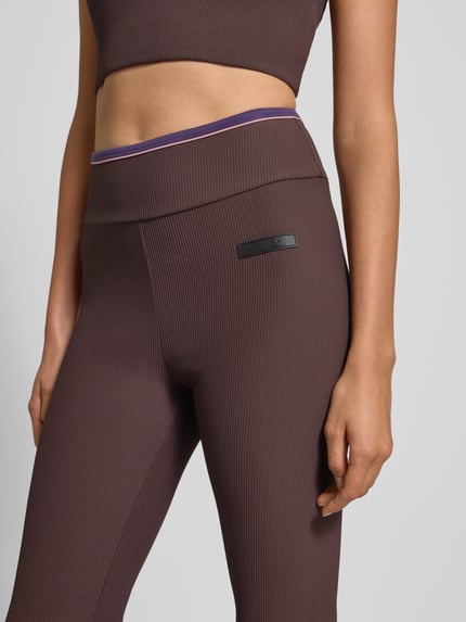 EA7 Emporio Armani Legginsy o kroju super skinny fit z drobnym prążkowaniem Ciemnobrązowy 3
