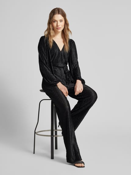 VILA Regular Fit Jumpsuit in Wickel-Optik 'PLUSA' Black 1
