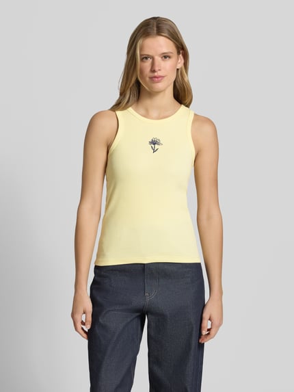 PIECES Top o kroju slim fit z mieszanka bawełny model 'MAY' Jasnożółty 4