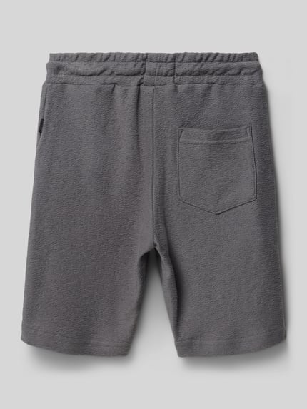 Produktfoto, Shorts mit Eingrifftaschen Modell 'WERNO' von CARS JEANS in Grau, reine Baumwolle, elastischer Bund, strukturierte Oberfläche.