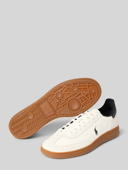 Produktfoto, Sneakersy z naturalnej skóry z wyhaftowanym logo, model 'BEDFORD' od Polo Ralph Lauren, zaokrąglony czubek, wiązanie, gumowa podeszwa, wysokość obcasa 3 cm, wysokość cholewki 8 cm, szerokość cholewki 7 cm.