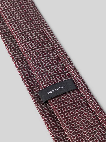 Produktfoto, Krawatte aus Seide-Mix mit Allover-Muster von BOSS, rot-weiße Quadrate, feine Textur, Herren Krawatte von BOSS