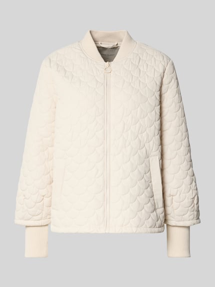 Produktfoto, Regular Fit Steppjacke mit Eingrifftaschen Modell 'Bingo' von FREE/QUENT in Creme, Stehkragen, Reißverschluss, gesteppte Textur