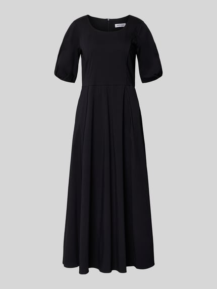 Produktfoto, czarne Midikleid mit Raffungen von More & More, elastyczny bawełniany miks, krój slim fit, półrękaw, kellerfalty, okrągły dekolt, długość tyłu 119 cm w rozmiarze 36, szerokość w rozmiarze 36: 44 cm, długość rękawa 29 cm