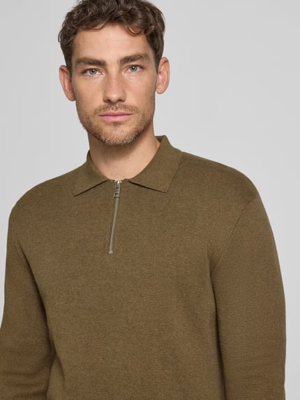 JACK & JONES Premium Sweter z dzianiny z prążkowanymi wykończeniami model ‘MILANO’ Oliwkowy 3
