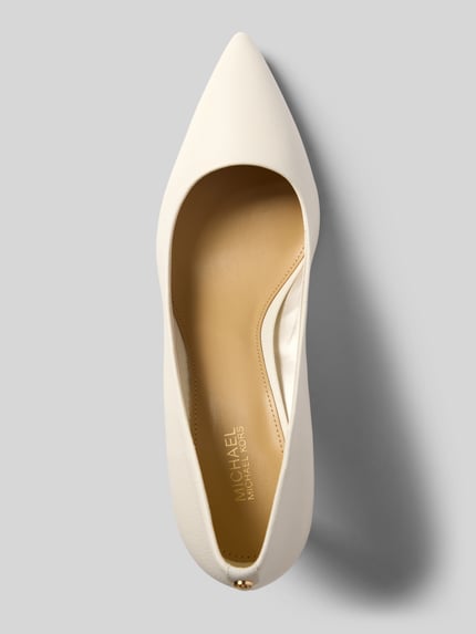 Productfoto, Pumps aus echtem Leder Modell 'ALINA' van MICHAEL Michael Kors in wit glad leer met metallic logodetail, naaldhak, gladde zool, hakhoogte maat 40: 7 cm, schachthoogte: 8 cm, schachtbreedte: 20 cm