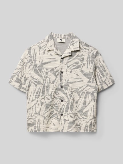 Produktfoto, Regular Fit Freizeithemd mit floralem Allover-Print von Garcia, beige-graues Baumwoll-Mix, Reverskragen, Kurzärmelig, Knopfleiste, Kinder
