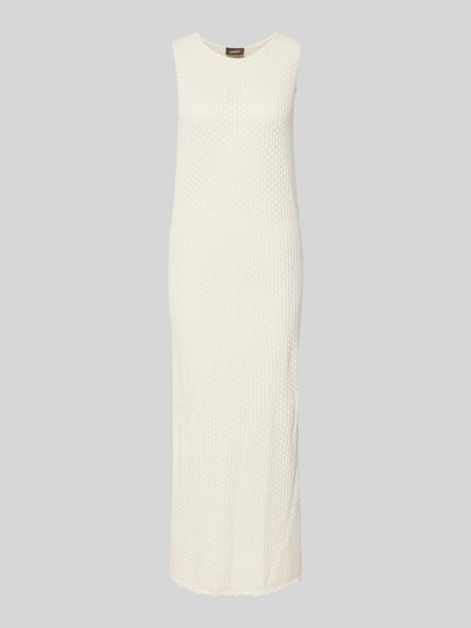 Produktfoto, Maxikleid mit Rundhalsausschnitt Modell 'ZURI' von JJXX in Creme, körpernaher Schnitt, reine Baumwolle, feine strukturierte Oberfläche.