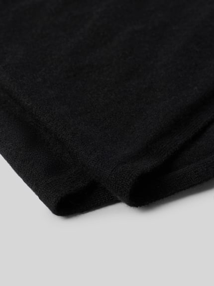 Productfoto, zwarte Balaclava uit puur kasjmier met open voorkant van Christian Berg Woman, zachte structuur, Dames,