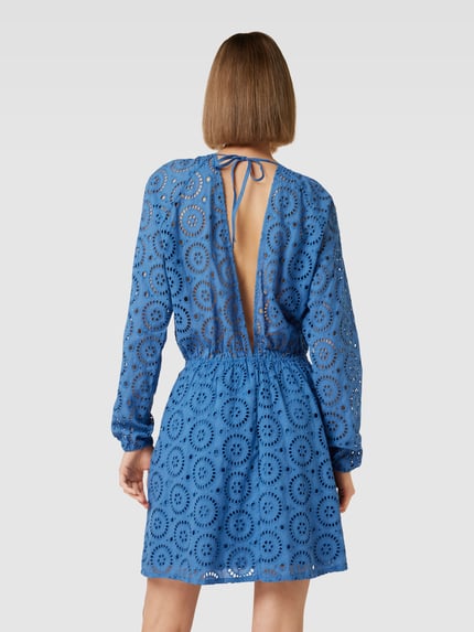 Jake*s Casual Knielanges Kleid aus Baumwolle mit Lochstickerei Jeansblau 5