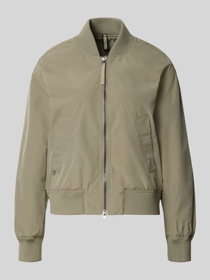 Productfoto, Regular Fit Jacke mit Stehkragen van camel active in olijfgroen, gladde stof, elastische boorden, tweewegrits, steekzakken, schouderbreedte 43 cm, borstwijdte 53 cm, mouwlengte 59 cm, ruglengte 55 cm, maat 36.