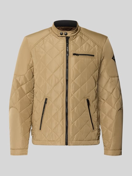 Produktfoto, Regular Fit Jacke in Stepp-Optik von Replay in Beige mit Reißverschlusstaschen, Stehkragen und Logo-Print, glatte Textur