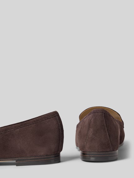 Produktfoto, loafersy Penny-Loafer aus echtem Leder Model 'JENNINGS' von MICHAEL Michael Kors, brązowe, zaokrąglony kształt, detal z logo w efekcie metalicznym, podeszwa gładka, wysokość obcasa w rozmiarze 40: 1 cm, wysokość cholewki w rozmiarze 40: 6 cm, szerokość cholewki w rozmiarze 40: 15 cm