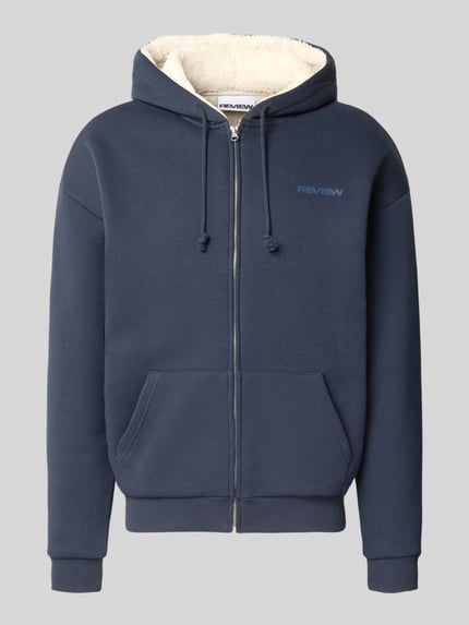 Produktfoto, Regular Fit Sweatjacke aus Baumwoll-Mix mit Teddyfutter von REVIEW in Dunkelblau, Kapuze, Kängurutasche, Logo-Detail
