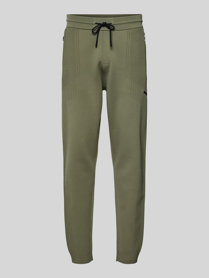 Spodnie dresowe o kroju regular fit z żakardowymi akcentami model ‘ACTIVE PUSH’ Shop The Look MANNEQUINE