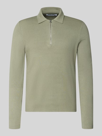 Produktfoto, Slim Fit Pullover mit Polokragen Modell 'GUNA' von Samsøe Samsøe in hellem Grün, Reißverschluss, glatte Textur, lange Ärmel