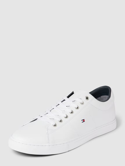 Tommy Hilfiger Sneakersy ze skóry z detalem z logo model ‘ESSENTIAL’ Biały 1