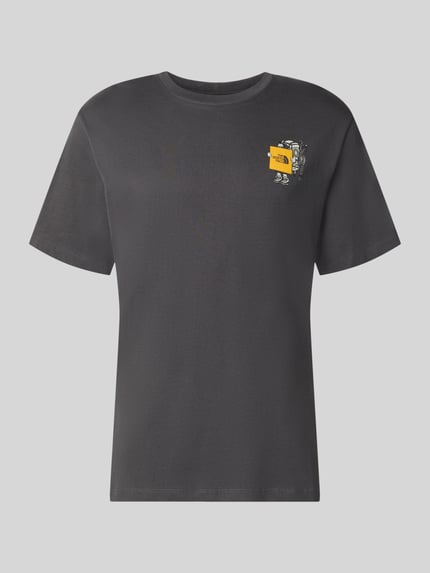 Produktfoto, dunkelgraues T-Shirt aus reiner Baumwolle Modell 'Gear Up Get Out' von The North Face mit Logo-Print, Regular Fit, Rundhalsausschnitt, kurzärmelig, Rückenlänge bei Größe M 68 cm.
