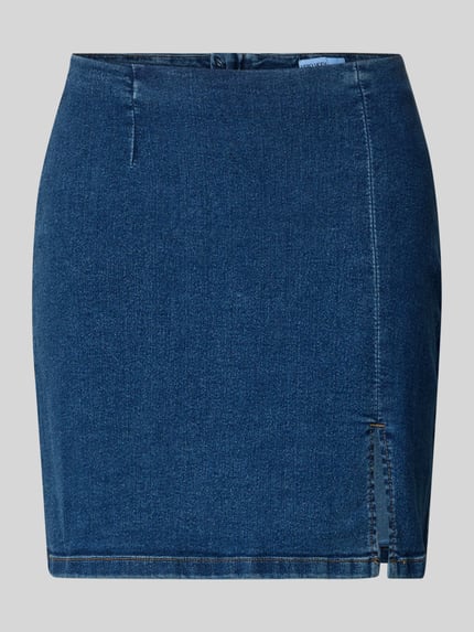 Produktfoto, Eng anliegender Jeansrock aus Baumwoll-Mix Modell 'NELLY' von Vero Moda in dunkelblauem Denim mit Frontschlitz und geradem Saum.