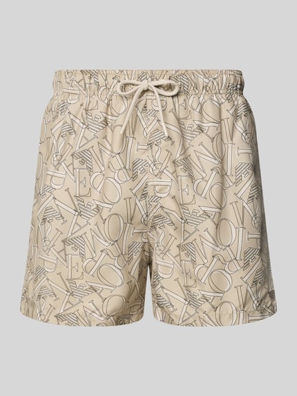 Produktfoto, Regular Fit Shorts mit Allover-Logo-Print von Emporio Armani in Beige mit elastischem Bund und Tunnelzug, grafische Muster, glatte Textur.