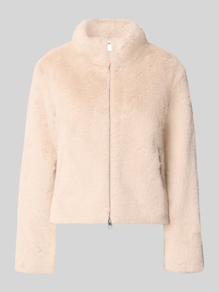 Produktfoto, Jacke aus Kunstfell mit Zweiwege-Reißverschluss von Marc Cain in Beige, Regular Fit, Stehkragen, glatte Struktur, Eingrifftaschen