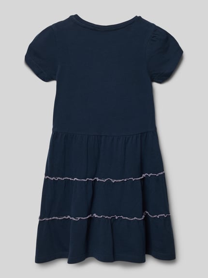 Meisje draagt Tailliertes Freizeitkleid aus reiner Baumwolle van s.Oliver RED LABEL, look: effen, getailleerd, midilengte, ronde hals, korte mouw, volantzoom, jersey, puur katoen, geheel van achteren