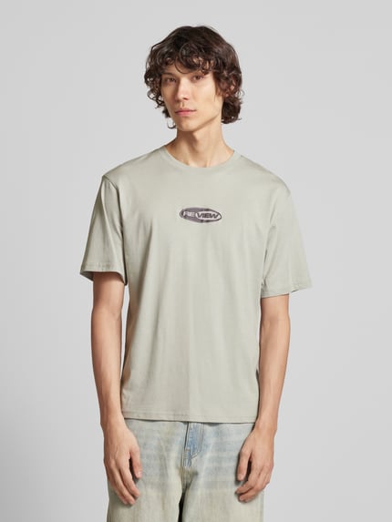 REVIEW T-Shirt mit Label-Print Hellgrau 4